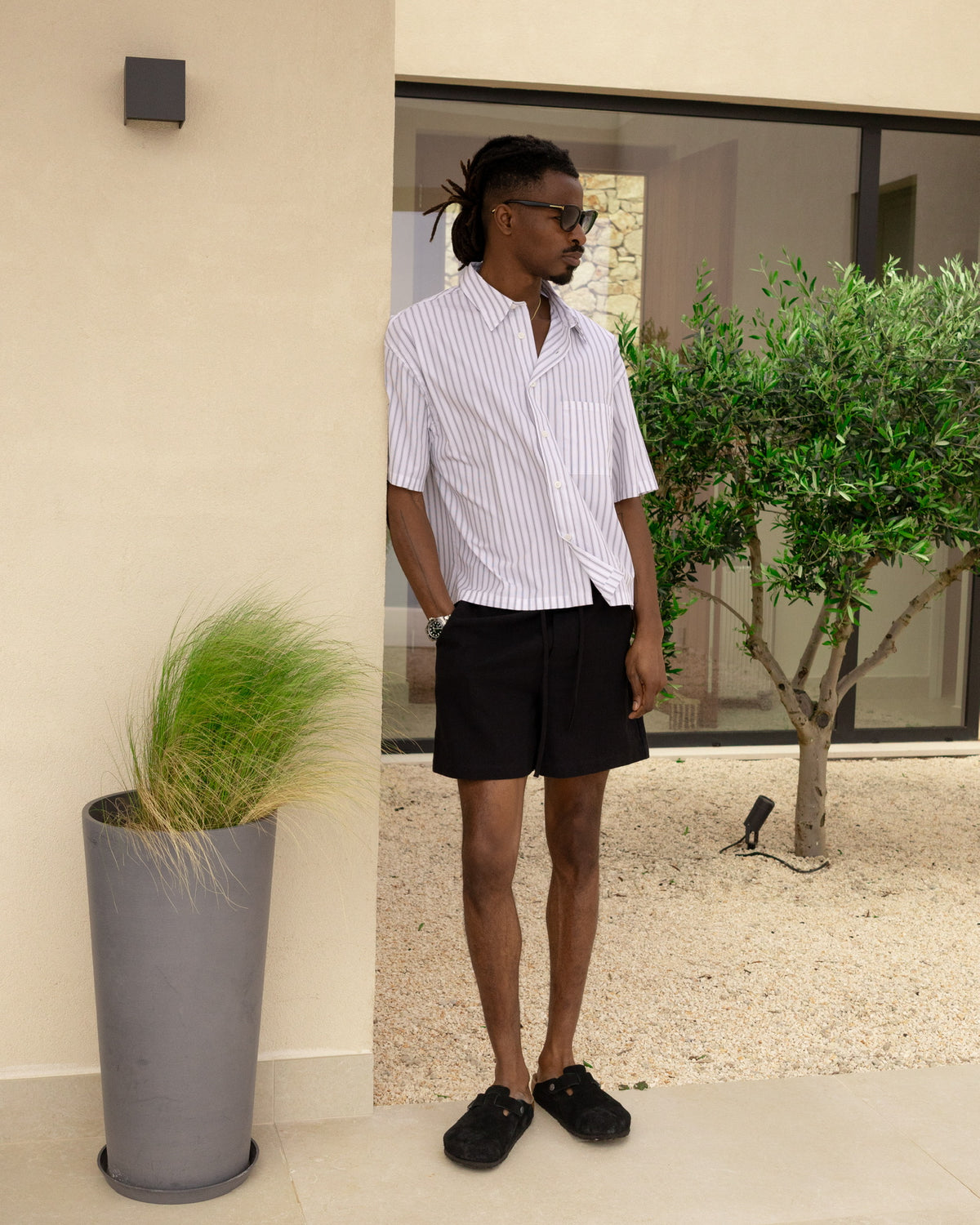 Linen Short - Black campaign image 3