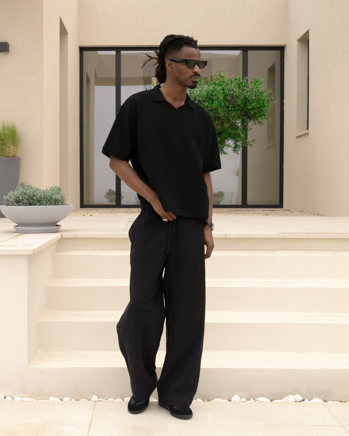 Cropped Polo - Black campaign image 2