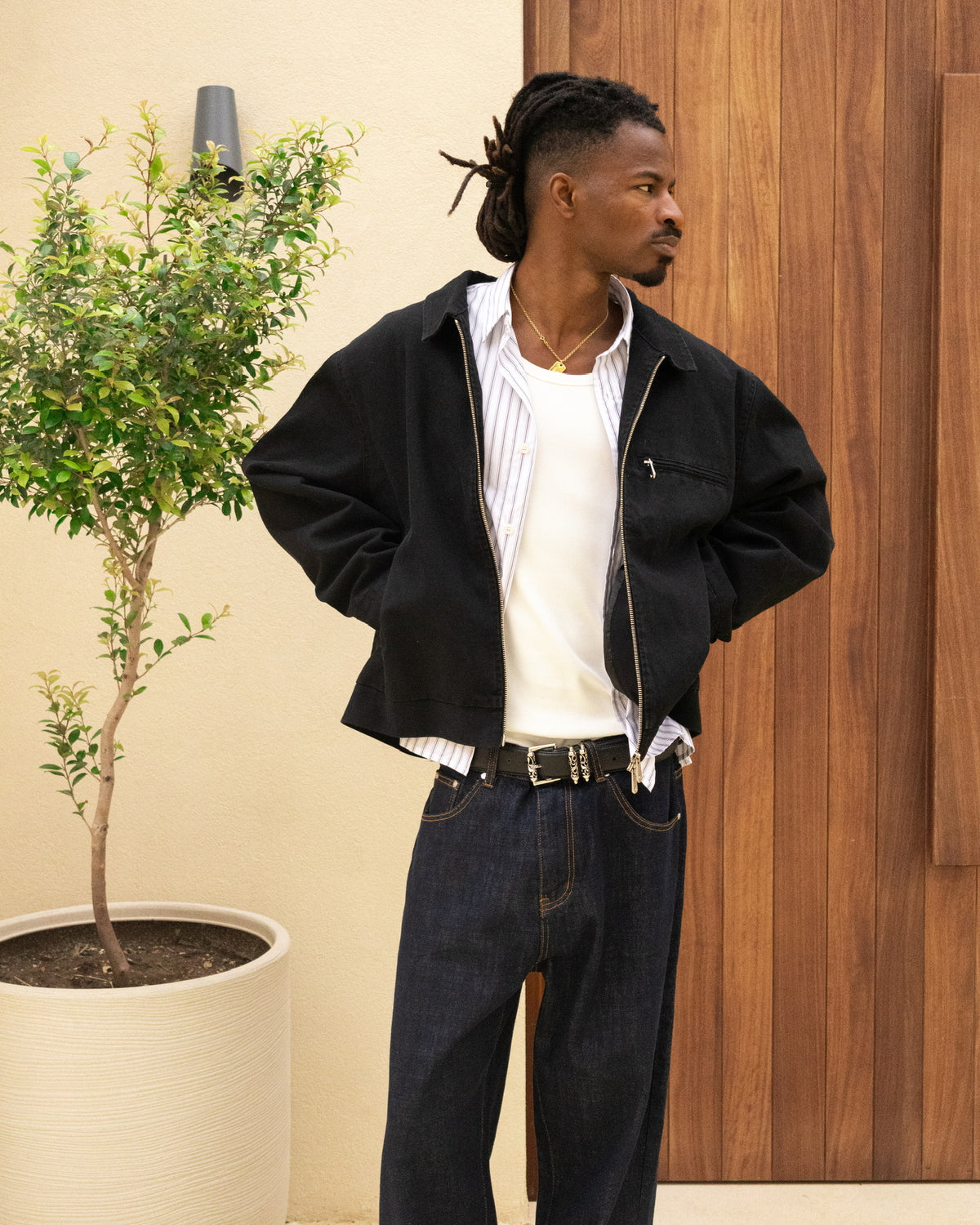 Utility Trucker Jacket - Vintage Black campaign image 5