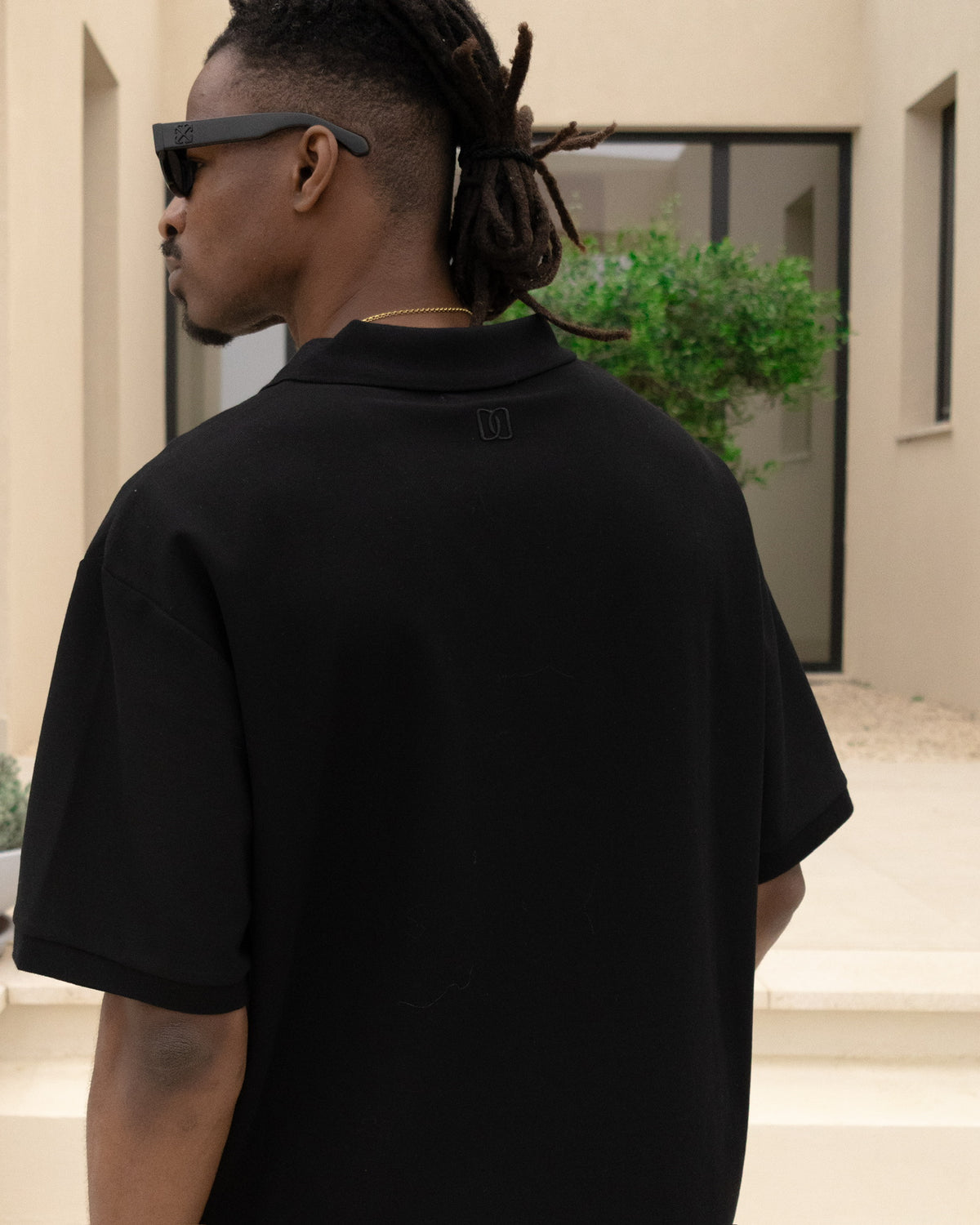 Cropped Polo - Black campaign image 3