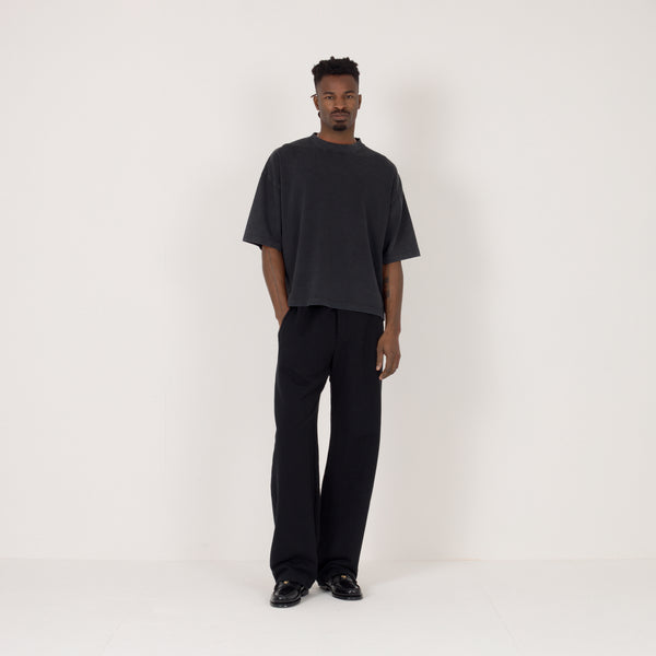 Cropped T-Shirt - Vintage Black; Relaxed Sweatpant - Black — Full front