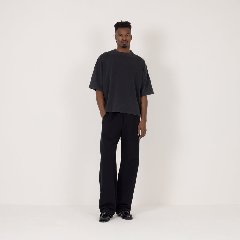Cropped T-Shirt - Vintage Black; Relaxed Sweatpant - Black — Full front