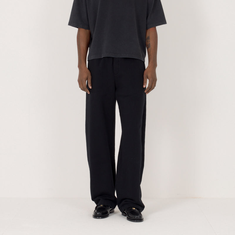 Relaxed Sweatpant - Black — Cropped front