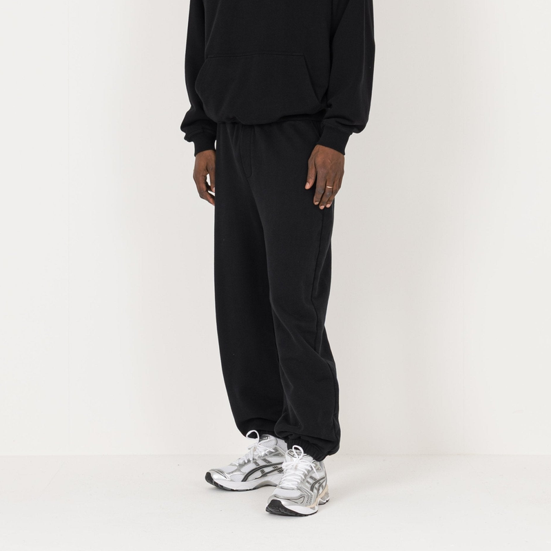 Relaxed Cuffed Sweatpant - Black - Destructive