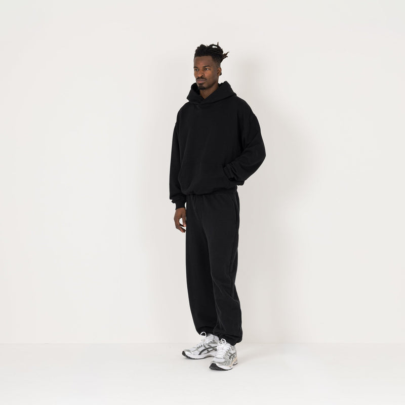 Relaxed Cuffed Sweatpant - Black - Destructive