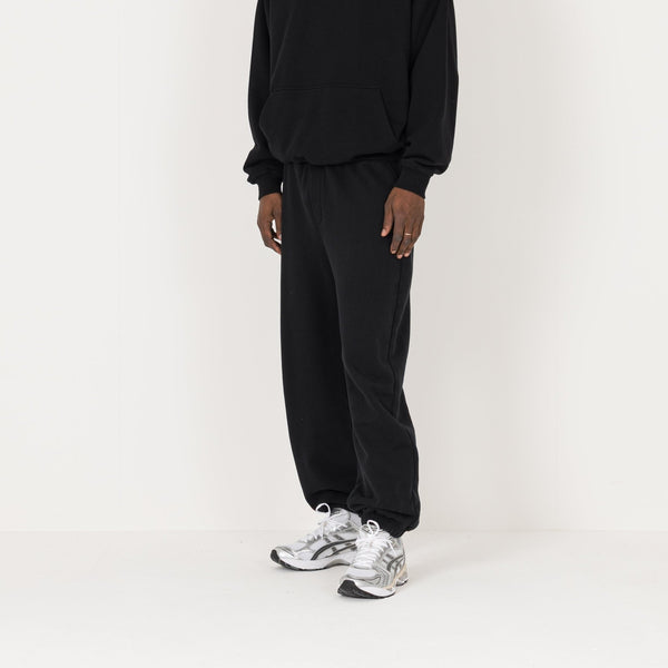 Relaxed Cuffed Sweatpant - Black - Destructive