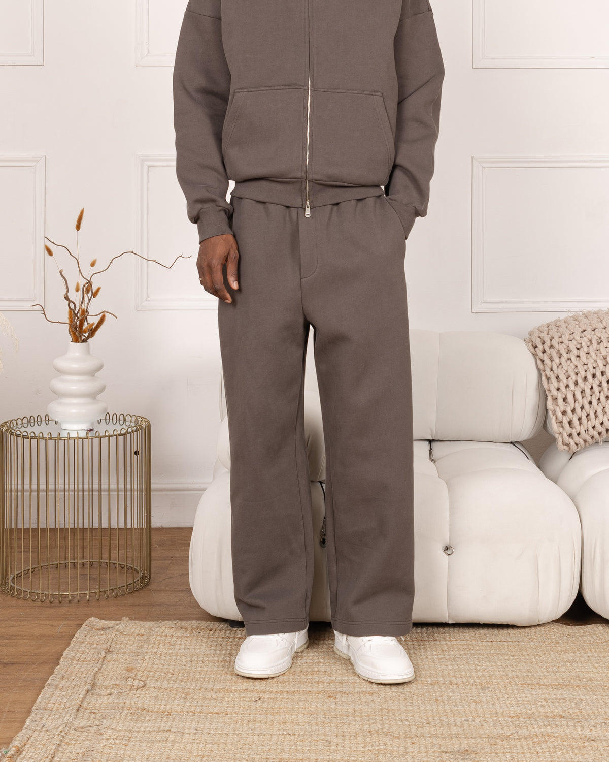 Sculpt Sweatpant - Moor Brown campaign image 1