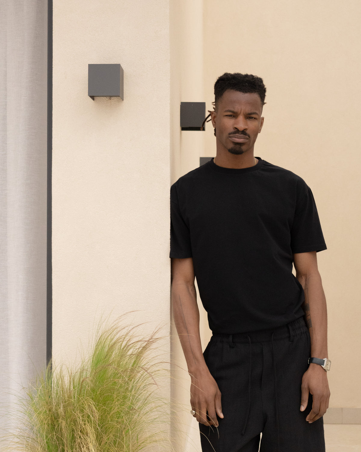 Tailored T-Shirt - Black campaign image 1